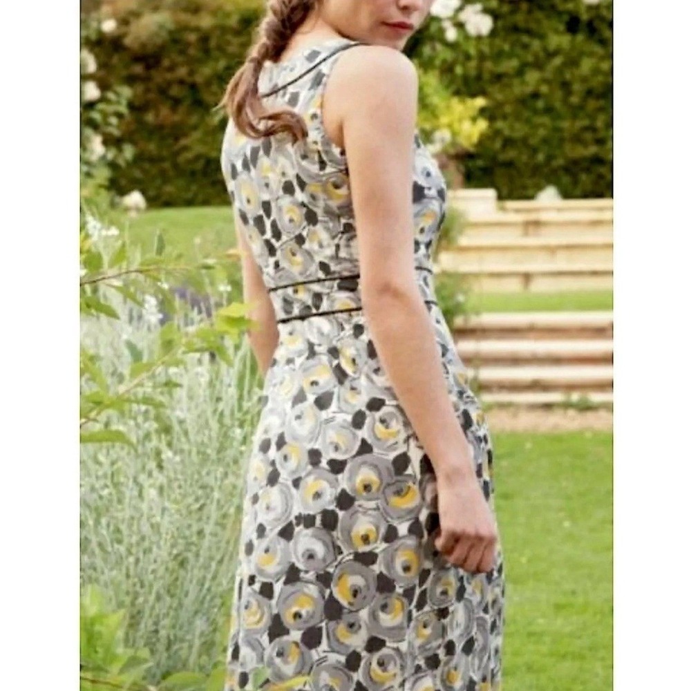 Boden Floral Fit and Flare Dress Size 2P‎ Grey Yellow Rose Mod Retro Cottagecore